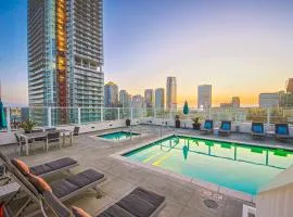 Industrial Style 2BR Condo Downtown LA With Rooftop!