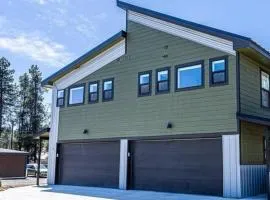 Townhouse in Prime Location!