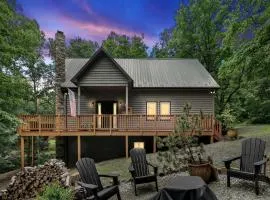 Rustic A-Frame Chalet with Hot Tub & Scenic Views in Mount Jackson, Virginia