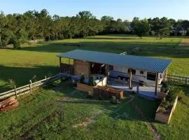 Fully Equipped Airstream Near the Beach and Perfect for a Glamping Experience in Fairhope, AL