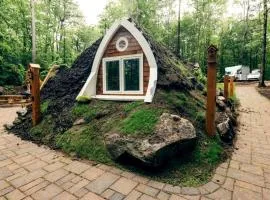 Luxurious and Carbon Neutral Hobbit House with Private Hot Tub in Springvale, Maine, Perfect for a Relaxing Weekend Getaway