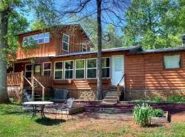 Secluded Pet Friendly Wooden Cabin with Sauna, Hot-tub and Pool Table in Cleveland, Georgia