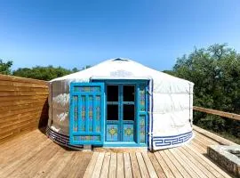 Peaceful Couples Yurt with Hot Tub in Dripping Springs, Texas