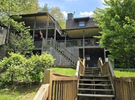 Mountain Lake House in North Carolina, hotel v destinaci Glenville