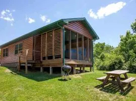 Fabulous Cabin with Hot-tub in Herod, Illinois