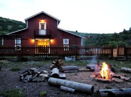 Luxurious Pet-Friendly Vacation Rental close to Mirror Lake in Kamas, Utah, hotel in Kamas