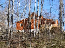 Beautifully Equipped Cabin for Luxury Getaway near Asheville, North Carolina, hotel di Goodluck