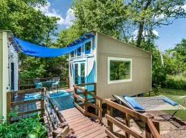 The Casa Estiva- A Restful Getaway in the Forest in Weatherford, TX