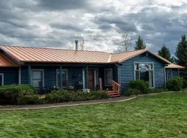 Elegant Western-Style Vacation Rental with Mountain Views near Madison River in Ennis, Montana