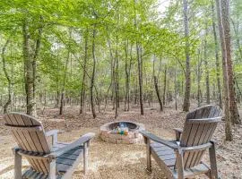 Cozy Secluded Cabin with Fire Pit and Barbecue and Access to Fantastic Hiking Trails in Cleveland, Georgia