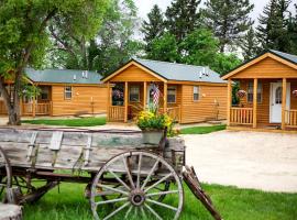 Cozy Cabin Perfect for a Romantic Escape with BBQ in Dayton, Wyoming, vila v destinaci Ranchester