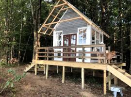 Romantic New York Getaway near the Adirondacks, property with onsen in Buskirk