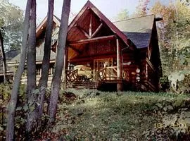 Beautiful Log Cabin with Jacuzzi Bathtub in the heart of Adirondack State Park