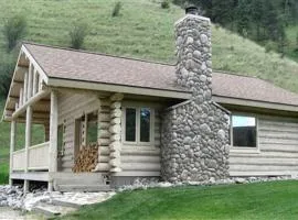 Rocky Mountains Getaway: Gorgeous Log Cabin in Darby, Montana