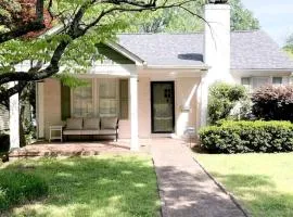 Amazing Cottage with Great Sights in Charlotte, North Carolina