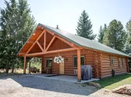 Spacious Pet-Friendly Log Cabin with King Bed & Full Kitchen | Bonners Ferry, Idaho Retreat