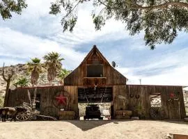 Unique Desert Experience for a Romantic Getaway Ideal for Exotic Animal Lovers in Morongo Valley, California.