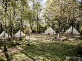 Incredible Nature Camp Ideal for Groups or Big Family Retreats in Germany, ξενοδοχείο σε Vorpochten