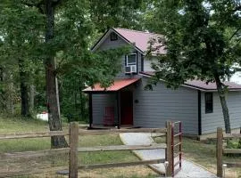 Cozy Cabin Rental near Ozark National Forest for a Relaxing Weekend Getaway in Arkansas