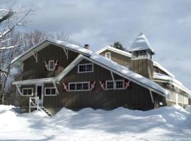 Spacious Vacation Rental for Large Groups in the White Mountains near Plymouth, New Hampshire, hotel en Plymouth