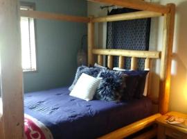 Cozy Bed and Breakfast Suite for Romantic Getaway near Skagit Bay, Washington, hotel in Maple Grove Beach