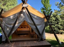Luxury Safari Tent in Irwin, Idaho near Palisades Lake and Jackson Hole โรงแรมในIrwin