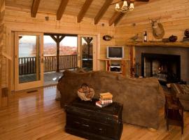 Spacious Family Cabin Getaway in the Heart of the Ozark Mountains, Arkansas, hotel v destinaci Busch