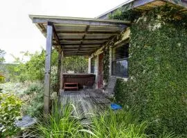 Blue Bird Cabin with Hot Tub in Texas Hill Country