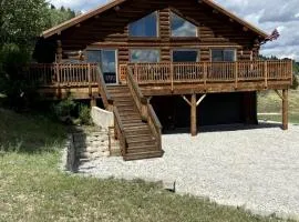 Luxurious Log Home with Madison River Views near Three Dollar Bridge, J & J Ranch, Montana