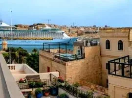 Stay by the Grand Harbour of Valletta