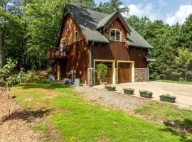 Delightful Cabin Rental with Mountain Views near Chattahoochee National Forest, Georgia