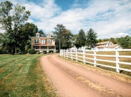 Charming Accommodation for a Weekend Getaway in Buckingham Township, Pennsylvania, villa in Buckingham