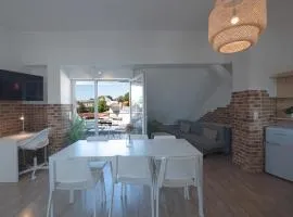 Urbanes Dachrefugium mit Balkon