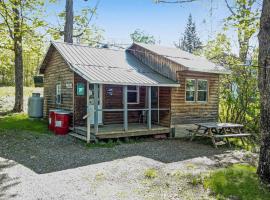 Portage Lakeside Cabins in Portage Lake, ME, hotel in Portage Lake Municipal Seaplane Base