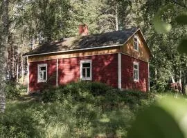 Rustic Off-Grid Farmhouse on Private Island with Sauna near Lake Tarjanne, Pohjaslahti, Finland