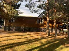 Unique Steampunk Tiny House Rental in Swan Valley, Idaho near Jackson Hole, hotel en Irwin