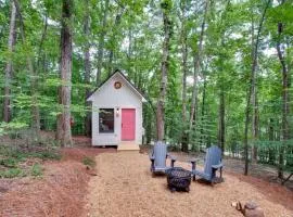 Colorful Tiny House with Outdoor Sauna and Jacuzzi in Alabama