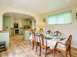 3 Bed in The Green 88586