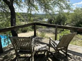 Hilltop Valley View Cabin, Wimberley, Texas