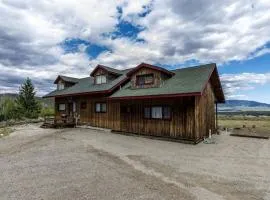 Scenic Cabin with Wildlife Views Near Madison River, Ennis, Montana