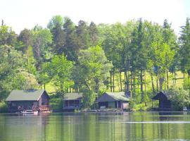 Peaceful Private Cabin on Crystal Lake near Elk Mountain, Pennsylvania, hotel in Dundaff