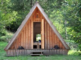 Unique A-Frame Cabin Rentals for a Vacation near Bovec, Slovenia、ソチャのホテル