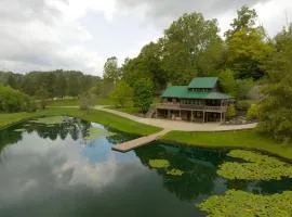 16 Guests | Ponds | Hot Tub | Game Room | Trails in Sarahsville