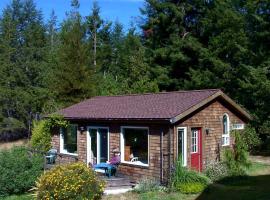 Rural Vacation Cottage near the Coast and the Town of Albion in Northern California, hotel in Whitesboro