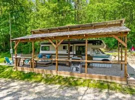 Gorgeous Caravan Glamping Escape for Four in Dover, Ohio