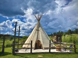 Tres Piedras Glamping Tipis for a Nature Escape near Taos, hotel a Tres Piedras
