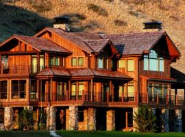 Romantic Suite Rental at Charming Ranch near Bozeman, Montana, hotel a Three Forks