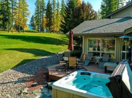 Wonderful Vacation Rental by Golf Course in Columbia Falls, Montana, hotel in Country Estates Mobile Home Park