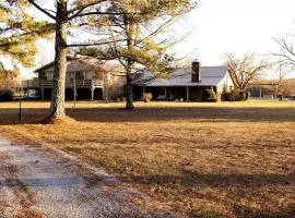 Family Lake Glamping for an Outdoor Adventure in Tupelo, Mississippi