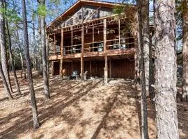 Tranquil Peaceful Cabin with Stunning Lake Views in La Grange, Texas